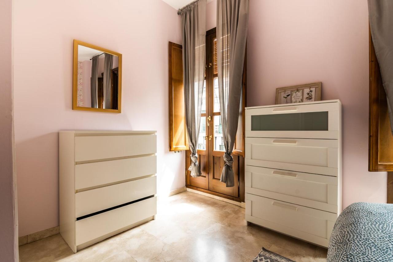 Tuguest Isabel La Catolica II Apartment Granada Exteriér fotografie